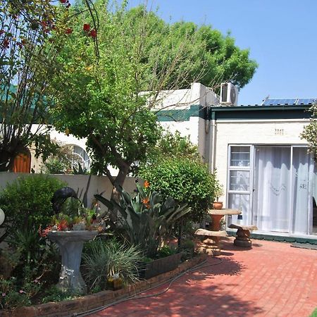 Sleep Eezy Cottages Benoni Exterior foto
